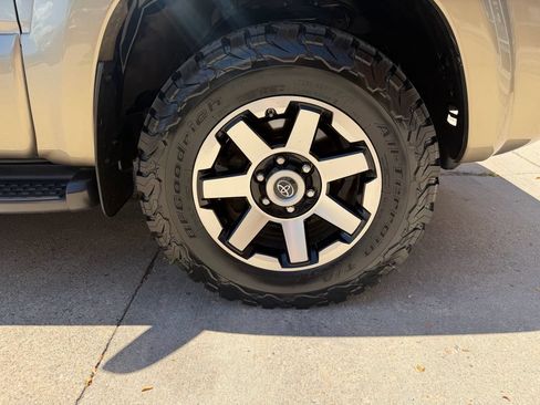 Used 2008 Toyota 4Runner SR5 AWD/4WD image 41