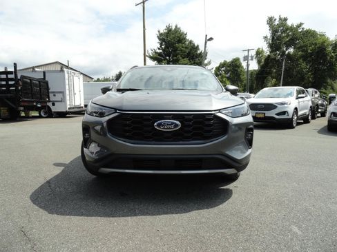 Used 2025 Ford Escape ST-Line Select AWD/4WD image 2