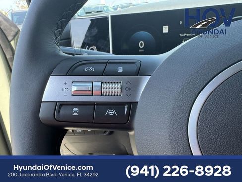 Used 2025 Hyundai Santa Cruz Limited image 30