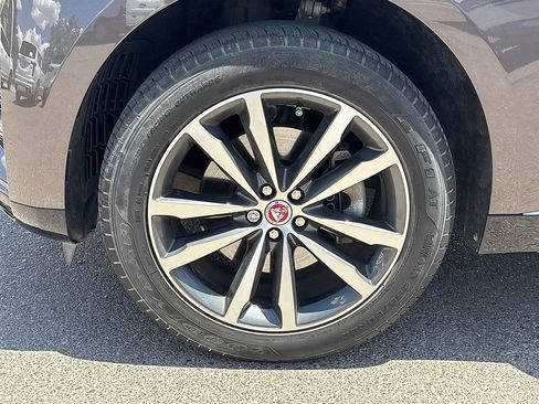 Used 2023 Jaguar F-PACE S AWD/4WD image 14