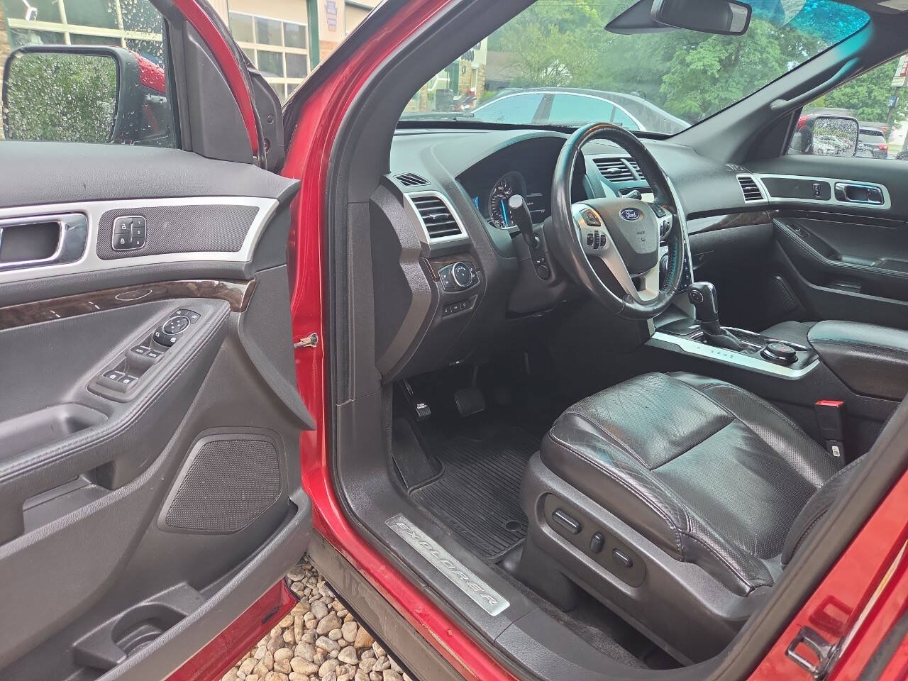 Used 2014 Ford Explorer Limited w/ Equipment Group 302A AWD/4WD image 9