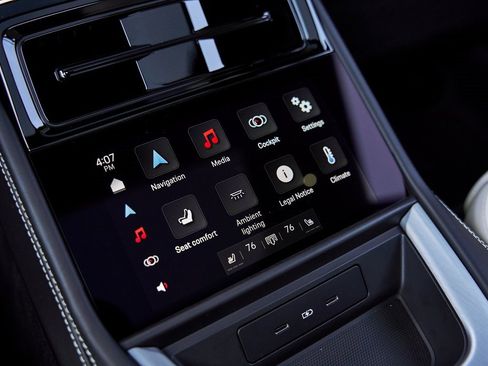 Used 2025 Porsche Panamera 4 w/ Premium Package image 56