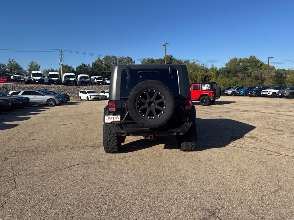 Used 2008 Jeep Wrangler Unlimited Sahara AWD/4WD image 4