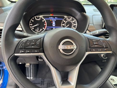 Used 2025 Nissan Altima 2.5 SV FWD image 28
