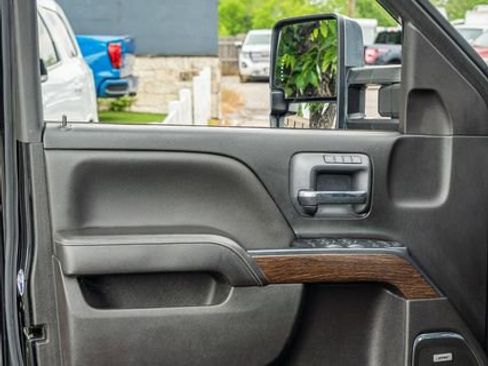 Used 2017 GMC Sierra 2500 Denali w/ Duramax Plus Package image 16