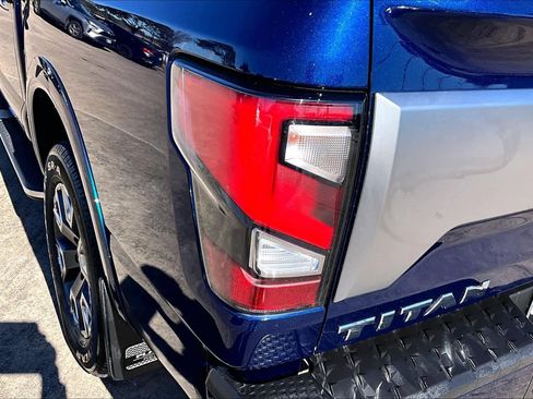 Certified 2023 Nissan Titan Platinum Reserve w/ Moonroof Package image 27