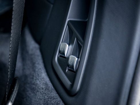 Used 2026 BMW X7 xDrive40i w/ Executive Package image 27