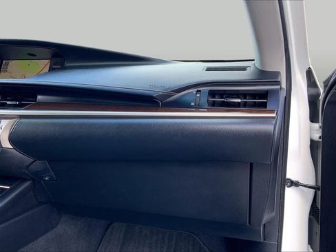 Used 2014 Lexus ES 350 w/ Luxury Package FWD image 18