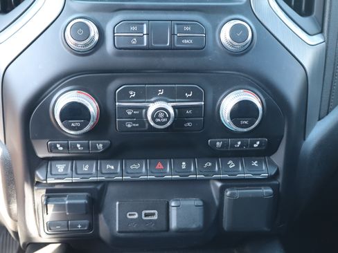 Used 2023 GMC Sierra 3500 Denali w/ Denali Black Diamond Edition AWD/4WD image 33