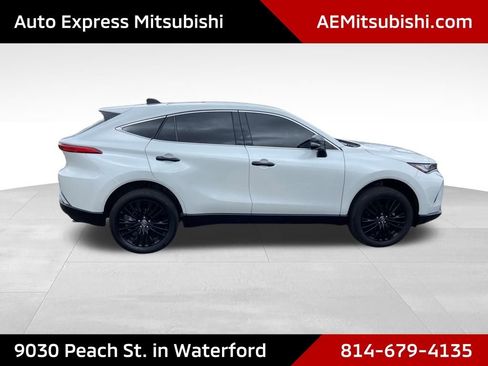 Used 2023 Toyota Venza Nightshade image 8