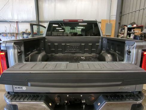 Used 2025 GMC Sierra 1500 SLT image 23