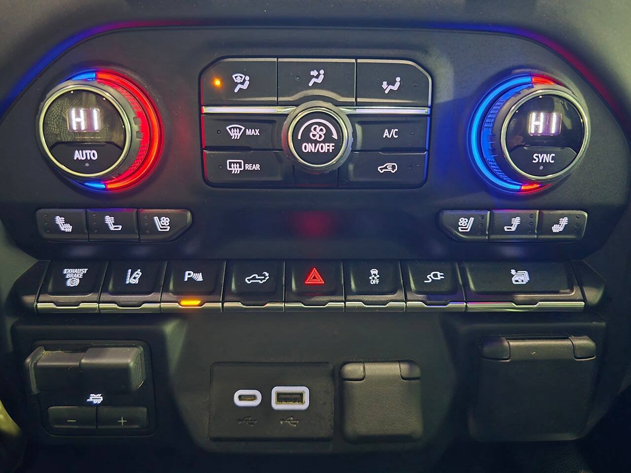 Used 2022 Chevrolet Silverado 2500 High Country AWD/4WD image 18