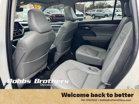 Used 2021 Toyota Highlander Platinum image 34