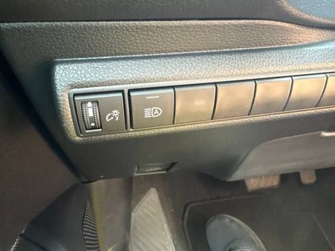Used 2022 Toyota Corolla LE FWD image 17