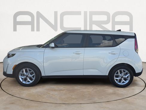 Used 2025 Kia Soul LX w/ LX Technology Package FWD image 5