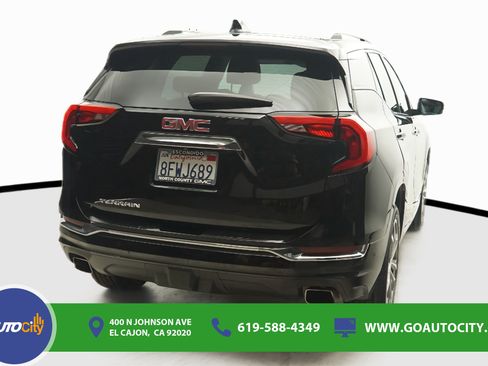 Used 2018 GMC Terrain Denali w/ Driver Alert Package II FWD image 10