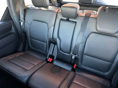 New 2025 Ford Bronco Outer Banks AWD/4WD image 13