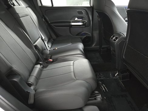 Used 2025 Mercedes-Benz GLB 250 image 16