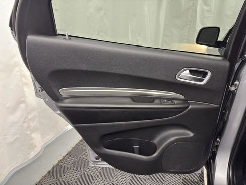Used 2020 Dodge Durango SXT image 22