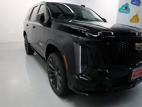 Used 2025 Cadillac Escalade V image 74