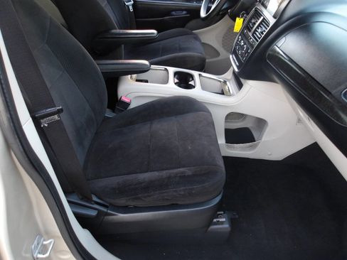 Used 2012 Dodge Grand Caravan SXT image 20