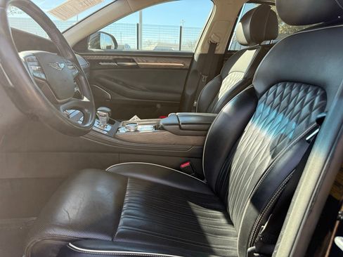 Used 2022 Genesis G90 5.0 Ultimate image 9