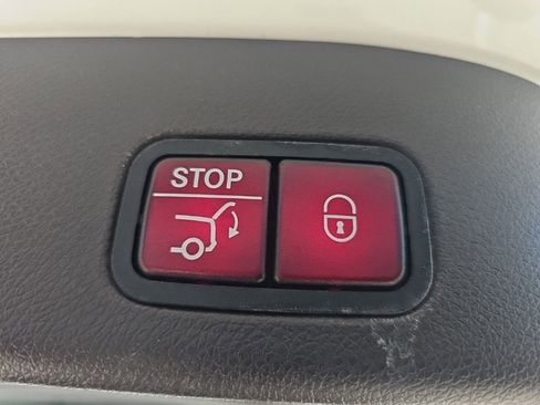 Used 2019 Mercedes-Benz GLS 450 4MATIC image 45