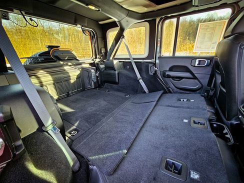 Certified 2021 Jeep Wrangler Unlimited Sahara image 31