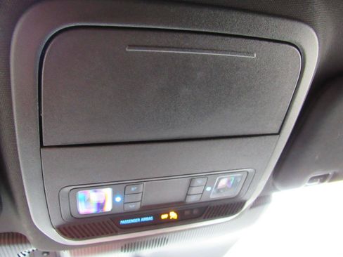 Used 2025 Ford Explorer ST-Line AWD/4WD image 30