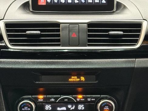 Used 2015 MAZDA MAZDA3 i Touring w/ Technology Package image 16