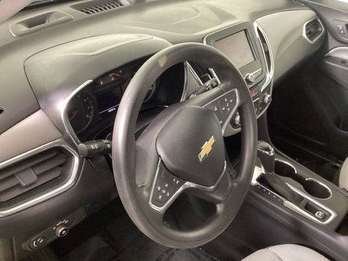 Used 2020 Chevrolet Equinox LS w/ LS Convenience Package image 9