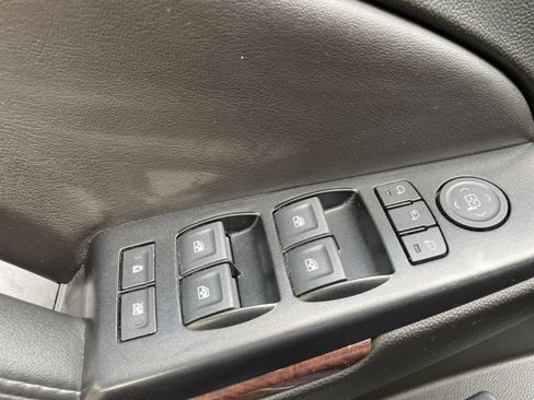 Used 2019 GMC Yukon SLT image 17