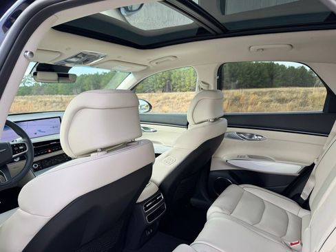 New 2026 Genesis GV70 2.5T Advanced image 24