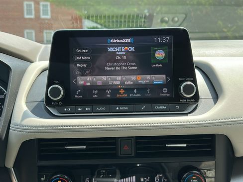 Certified 2024 Nissan Rogue SV w/ SV Premium Package AWD/4WD image 18