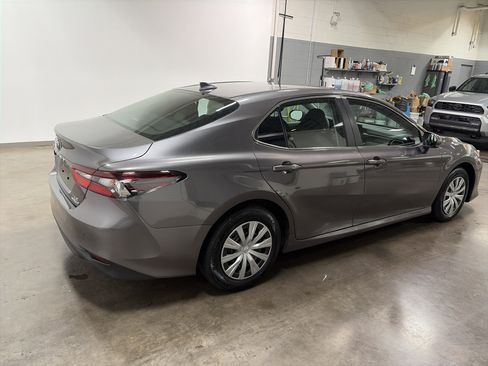 Used 2023 Toyota Camry LE image 3