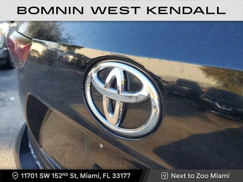 Used 2024 Toyota Highlander LE image 9