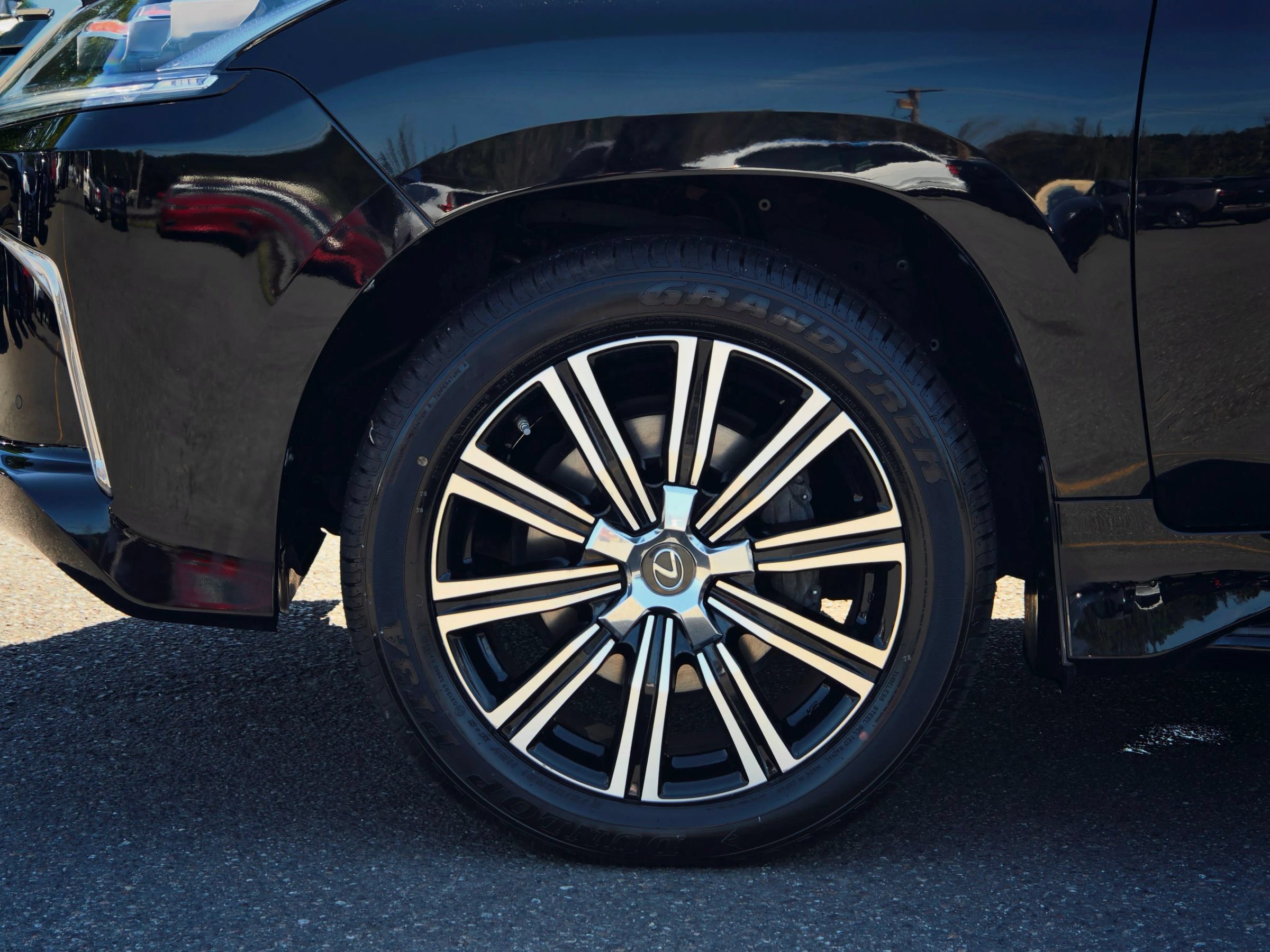 Used 2018 Lexus LX 570 4WD image 69
