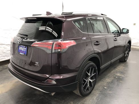 Used 2016 Toyota RAV4 SE image 3