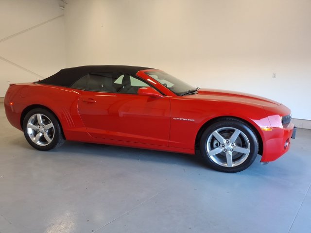 Used 2013 Chevrolet Camaro LT RWD image 2