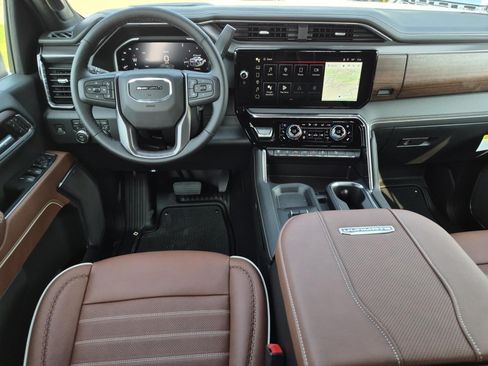 New 2026 GMC Sierra 3500 Denali Ultimate AWD/4WD image 15