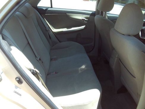 Used 2011 Toyota Corolla LE FWD image 8