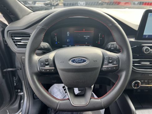 Used 2025 Ford Escape ST-Line FWD image 18