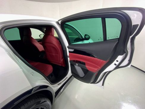 New 2025 Maserati Grecale Modena image 38