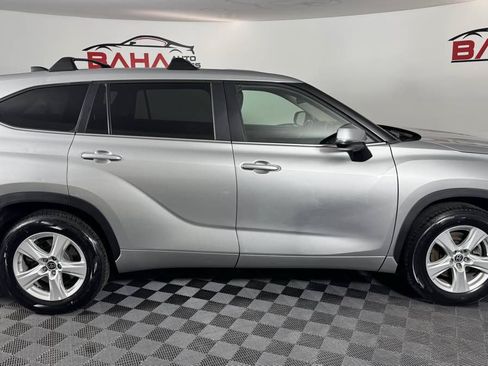 Used 2023 Toyota Highlander LE FWD image 8