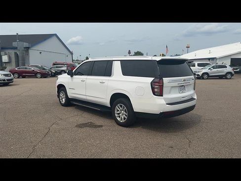Used 2022 Chevrolet Suburban LT AWD/4WD image 6
