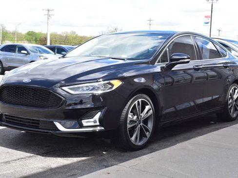 Used 2019 Ford Fusion Titanium FWD image 16