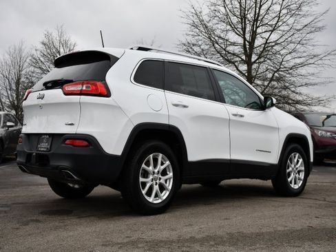 Used 2018 Jeep Cherokee Latitude Plus w/ Comfort/Convenience Group image 7