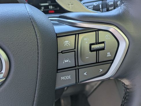 Used 2024 Lexus GX 550 w/ Accessory Package (2T) AWD/4WD image 18