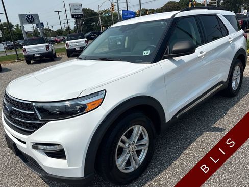 Certified 2021 Ford Explorer XLT w/ Equipment Group 202A RWD image 4
