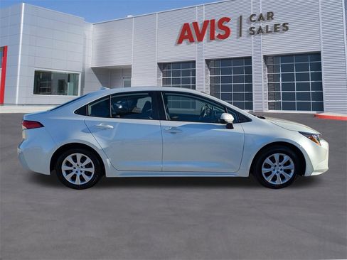 Used 2024 Toyota Corolla LE image 5